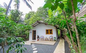 Coconut Cabin - Hiriketiya Beach